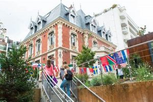 Top Best Schools in Paris: Guide &amp; Rankings | Best Schools in America: Top Public & Private Options