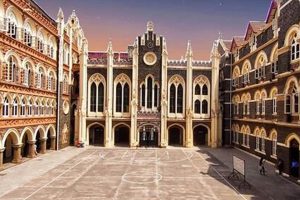 Top 5 Best Colleges for Actors in 2024 | Best Schools in America: Top Public & Private Options