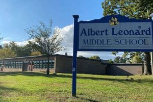 Discover Albert Leonard Middle School: A Review | Best Schools in America: Top Public & Private Options