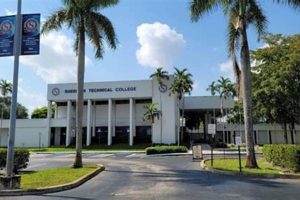 Top Esthetician Schools in Florida: 2024 Guide Best Schools in America: Top Public & Private Options Top Esthetician Schools in Florida: 2024 Guide | Best Schools in America: Top Public & Private Options